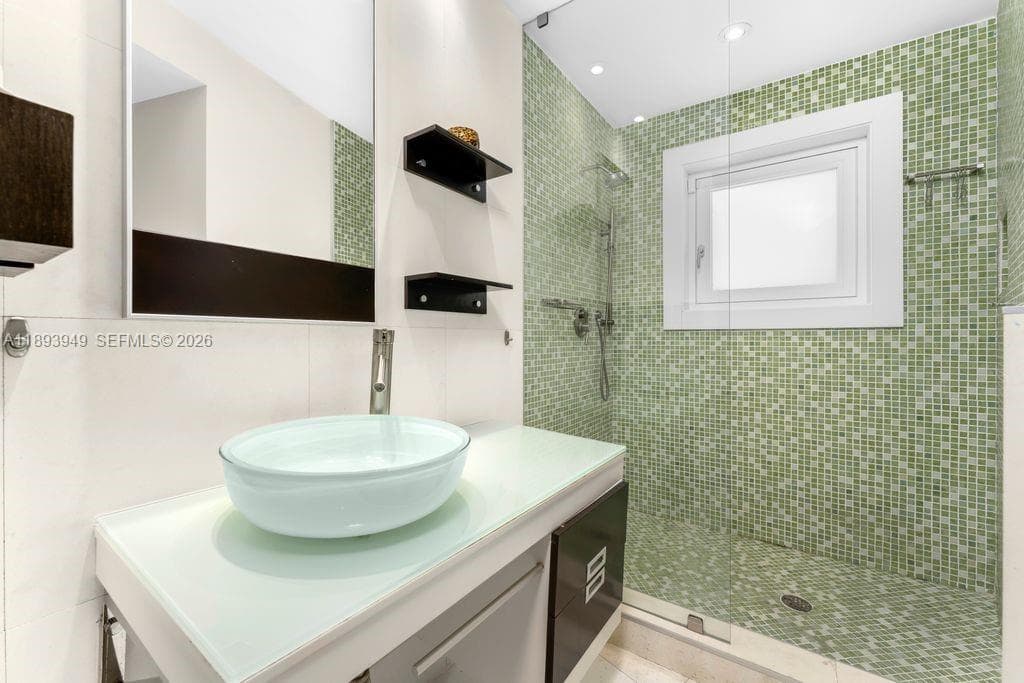 755 Blue Rd, Coral Gables FL 33146 — 26
