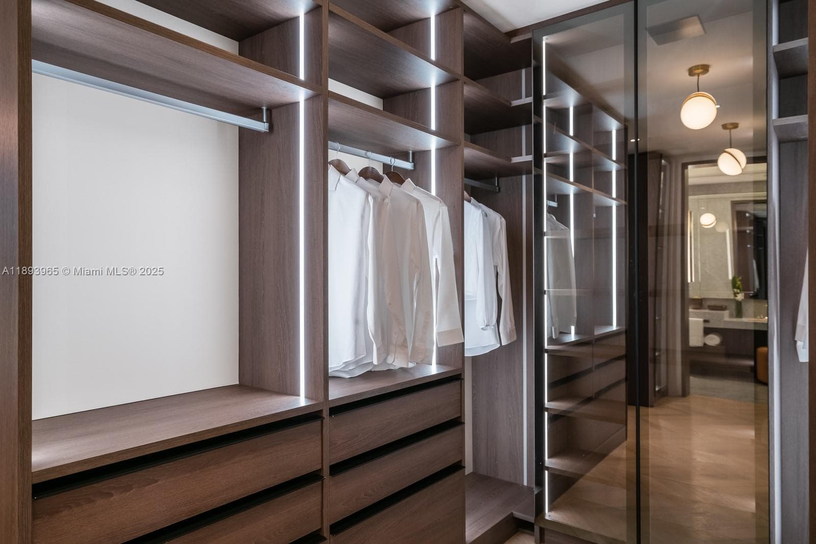 300 N Biscayne Blvd # 7803, Miami FL 33132 — 7