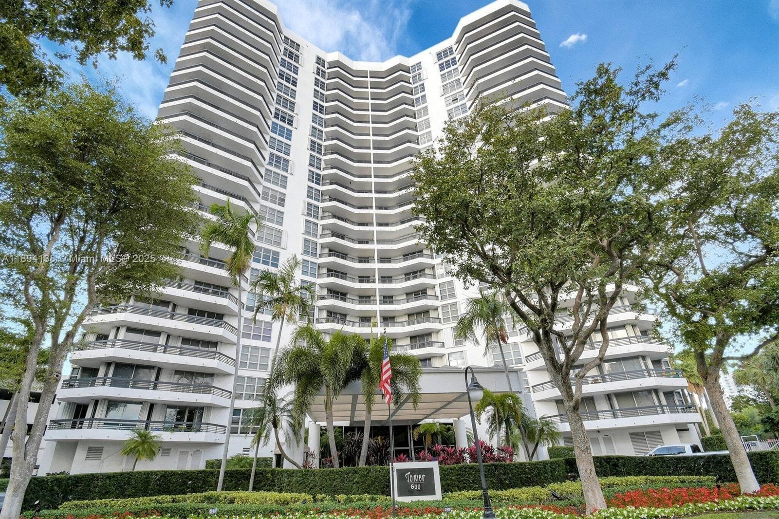 3400 NE 192nd St # 802, Aventura FL 33180 — 1