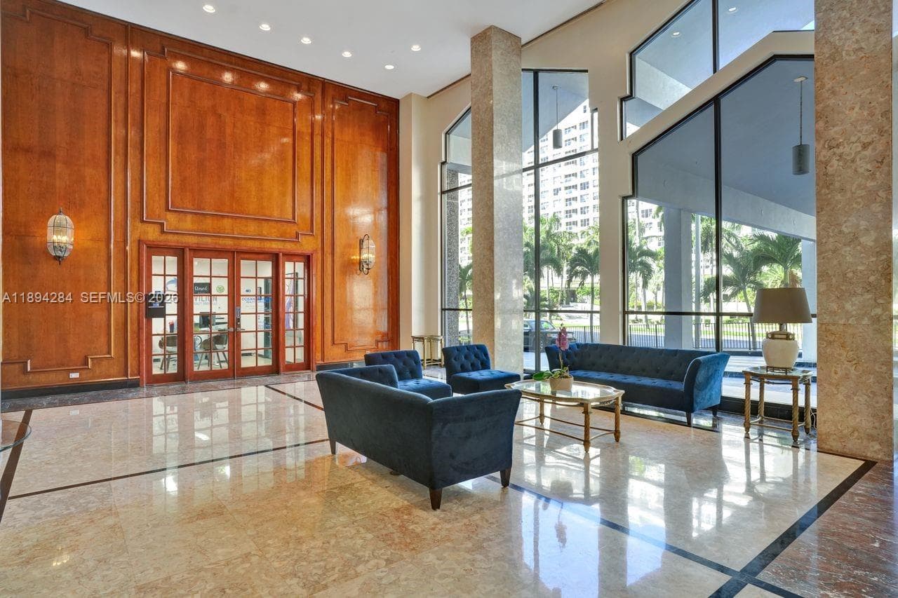 5601 Collins Ave # 504, Miami Beach FL 33140 — 8