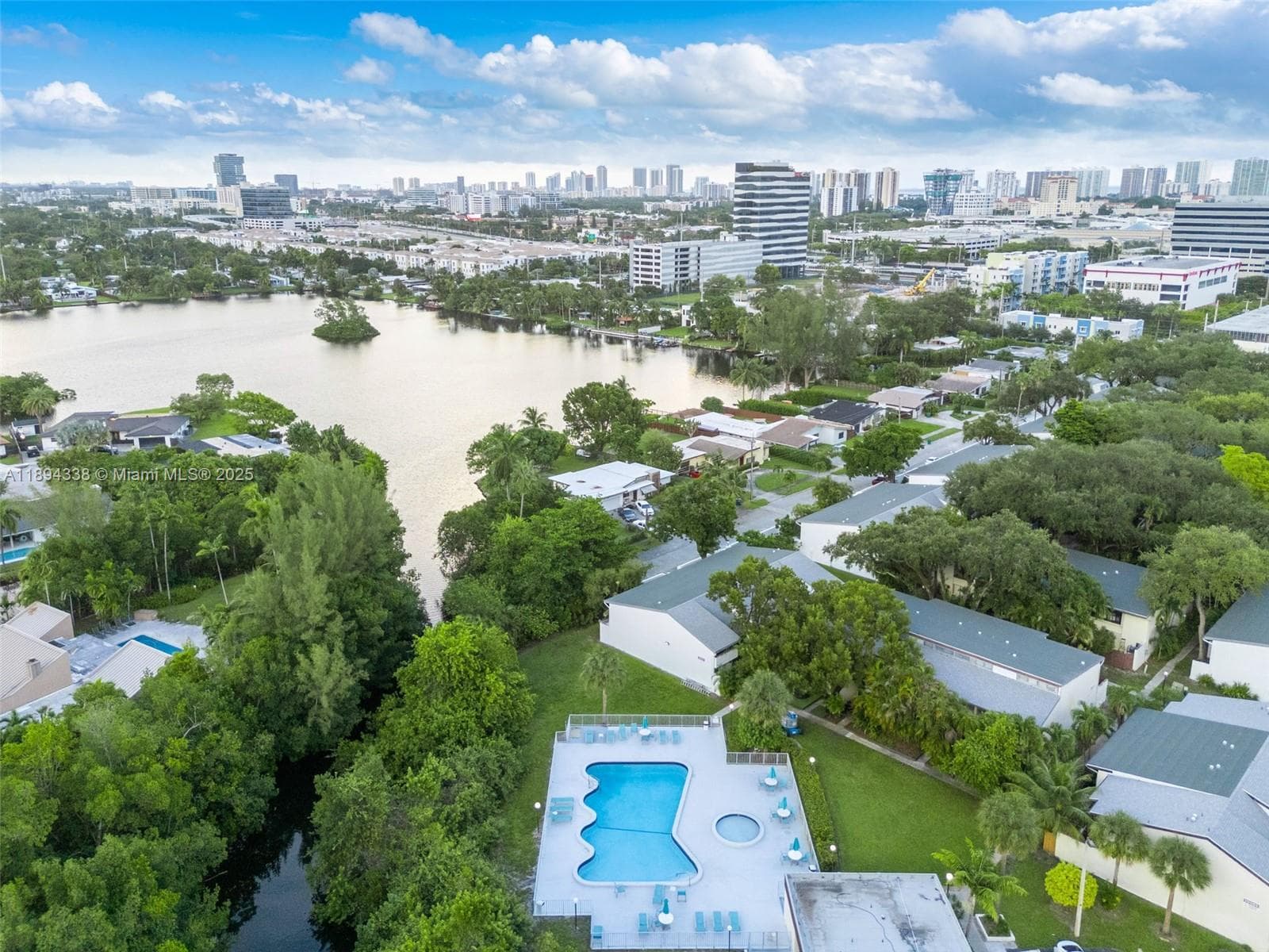 19440 NE 26th Ave # 54B, Miami FL 33180 — 40