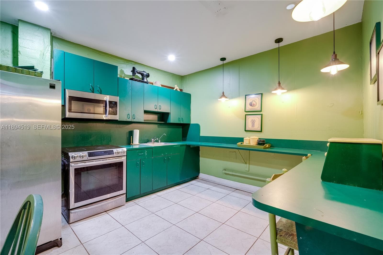 1121 NW 29th St, Miami FL 33127 — 19