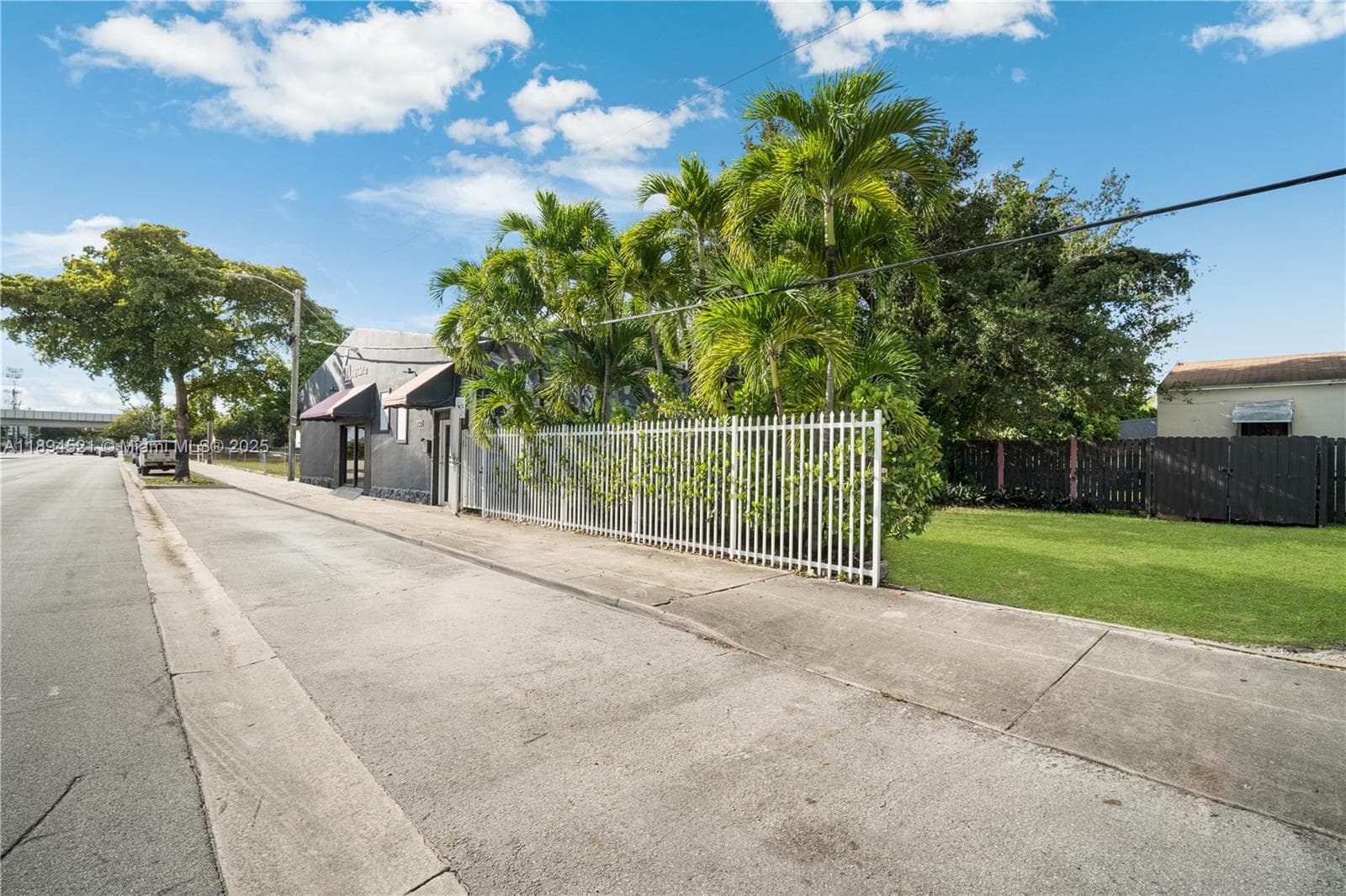 1121 NW 29th St, Miami FL 33127 — 2