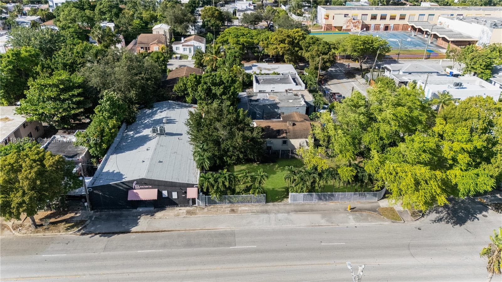1121 NW 29th St, Miami FL 33127 — 42