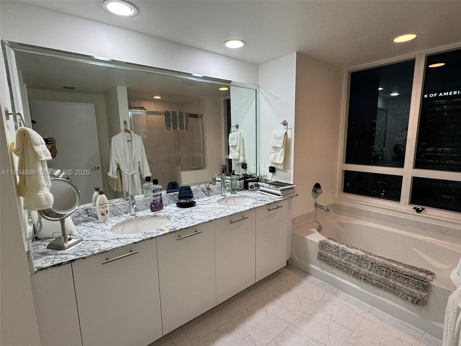 950 Brickell Bay Dr # 3610, Miami FL 33131 — 27