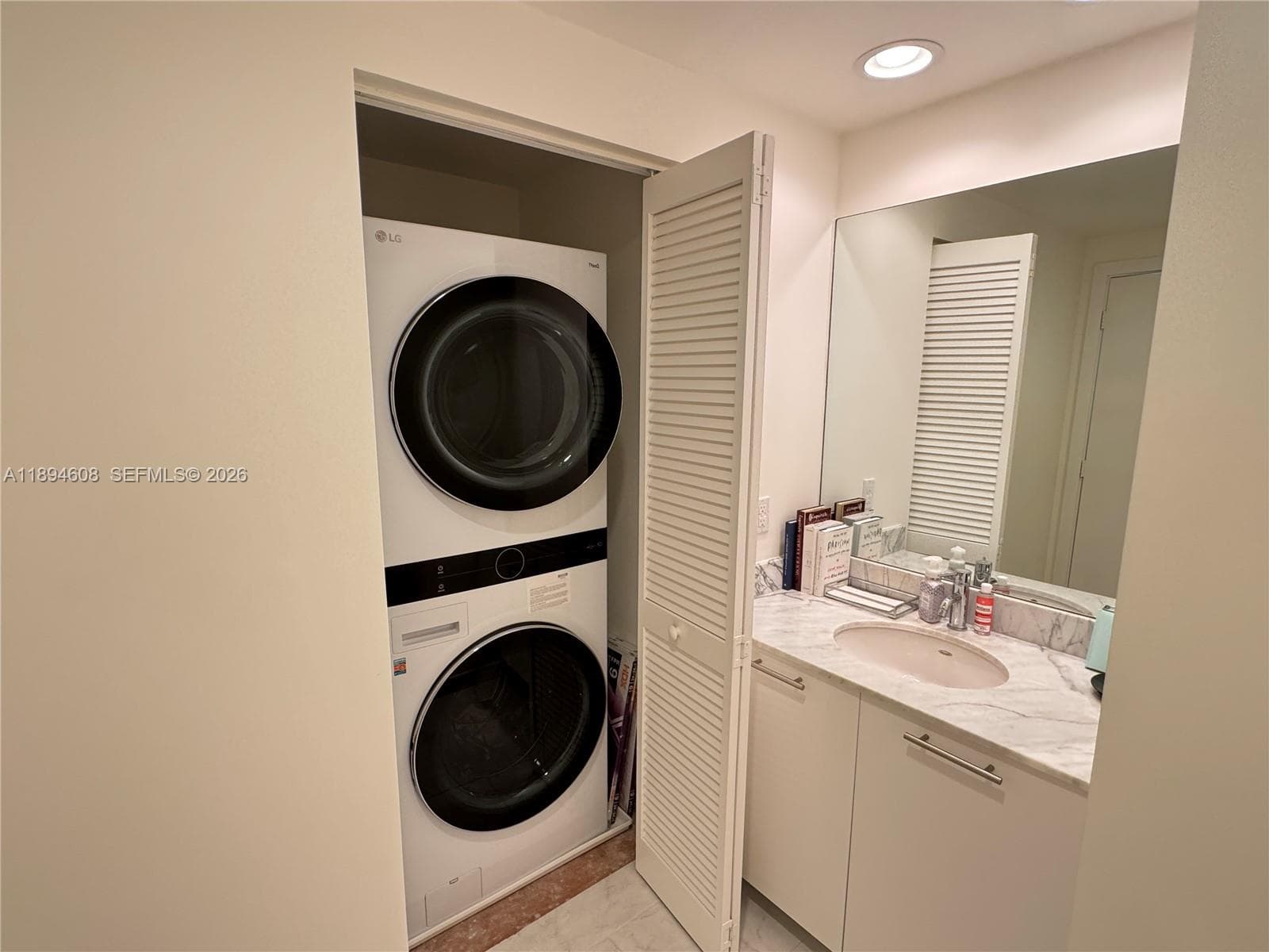 950 Brickell Bay Dr # 3610, Miami FL 33131 — 37