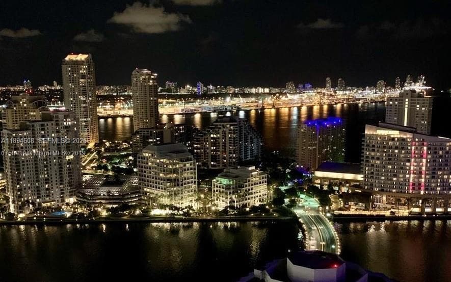 950 Brickell Bay Dr # 3610, Miami FL 33131 — 40