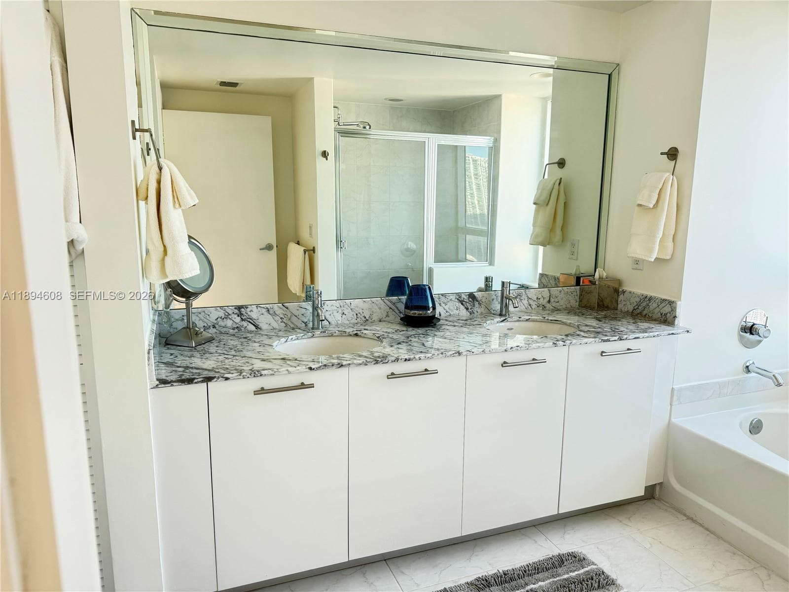 950 Brickell Bay Dr # 3610, Miami FL 33131 — 29