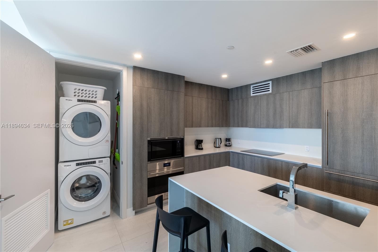 17550 Collins Ave # 703, Sunny Isles Beach FL 33160 — 17