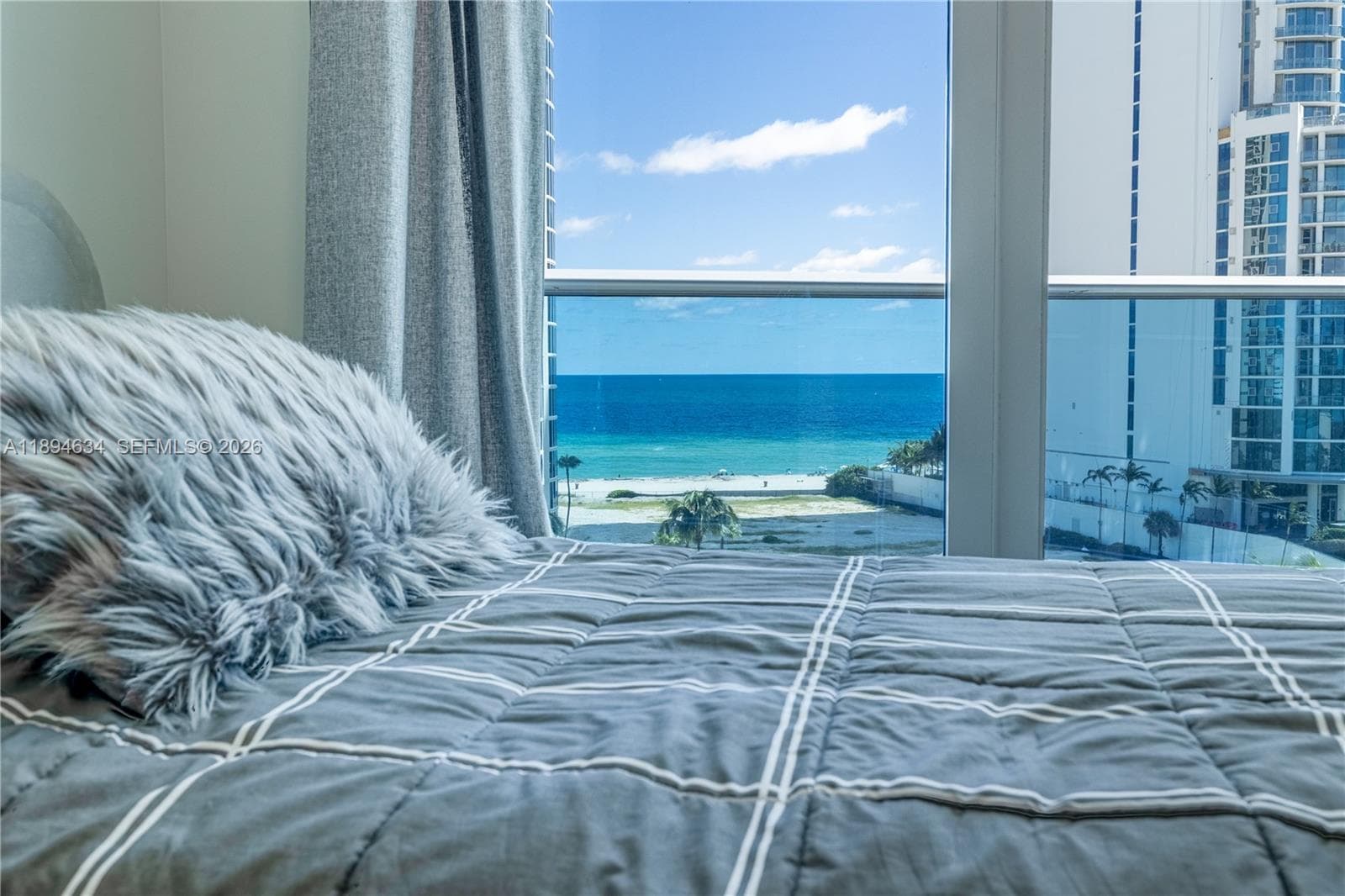 17550 Collins Ave # 703, Sunny Isles Beach FL 33160 — 33