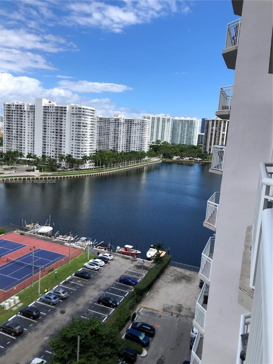 18051 Biscayne Blvd # 1501, Aventura FL 33160 — 2