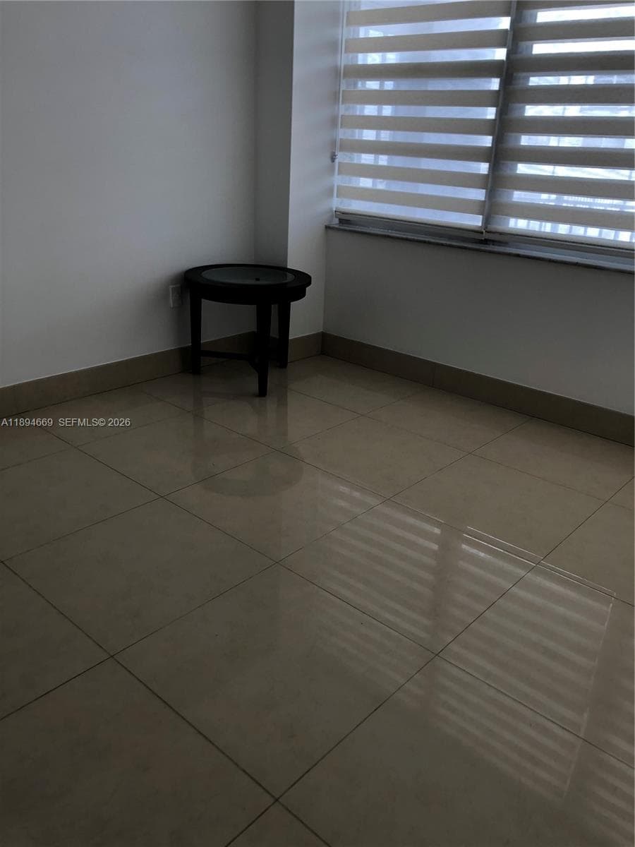 18051 Biscayne Blvd # 1501, Aventura FL 33160 — 7