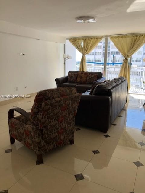 18051 Biscayne Blvd # 1501, Aventura FL 33160 — 15