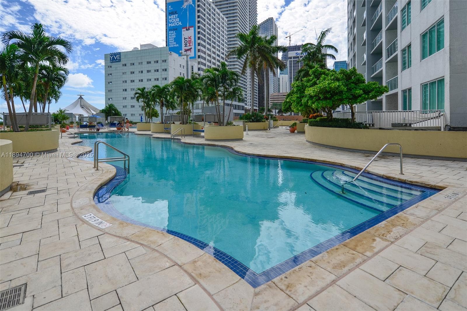 253 NE 2nd St # 3902, Miami FL 33132 — 27