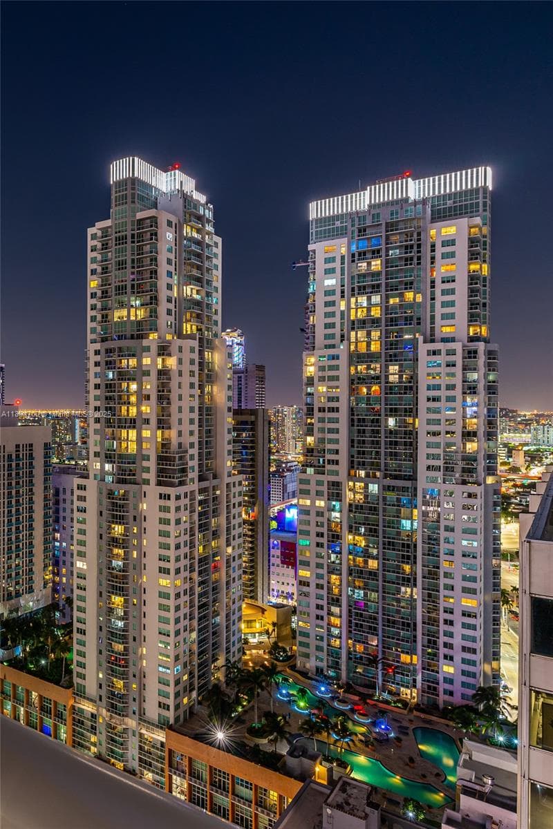 253 NE 2nd St # 3902, Miami FL 33132 — 42