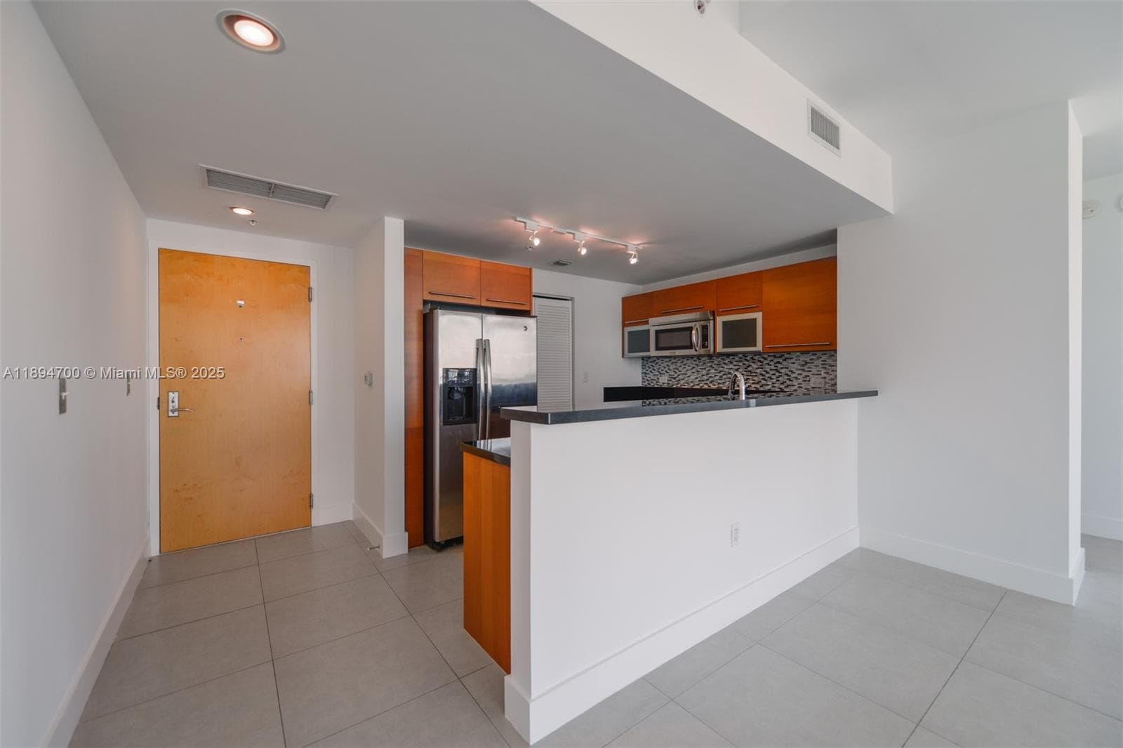 253 NE 2nd St # 3902, Miami FL 33132 — 12