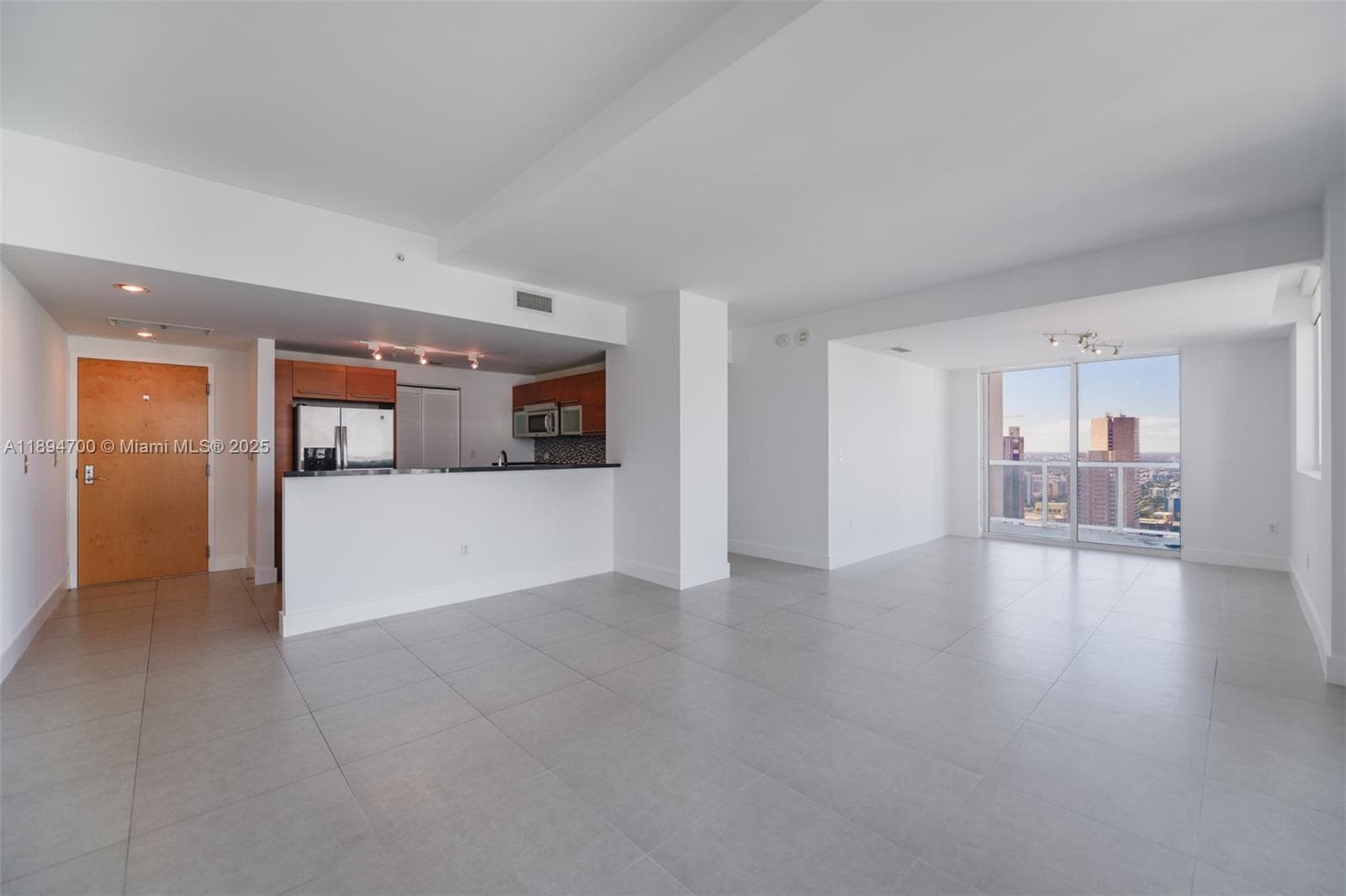 253 NE 2nd St # 3902, Miami FL 33132 — 1