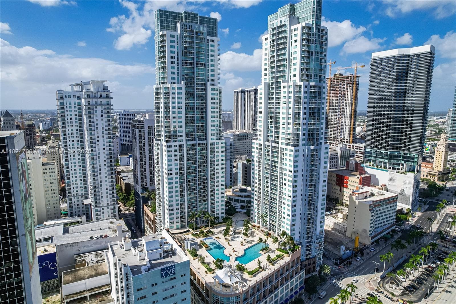 253 NE 2nd St # 3902, Miami FL 33132 — 24