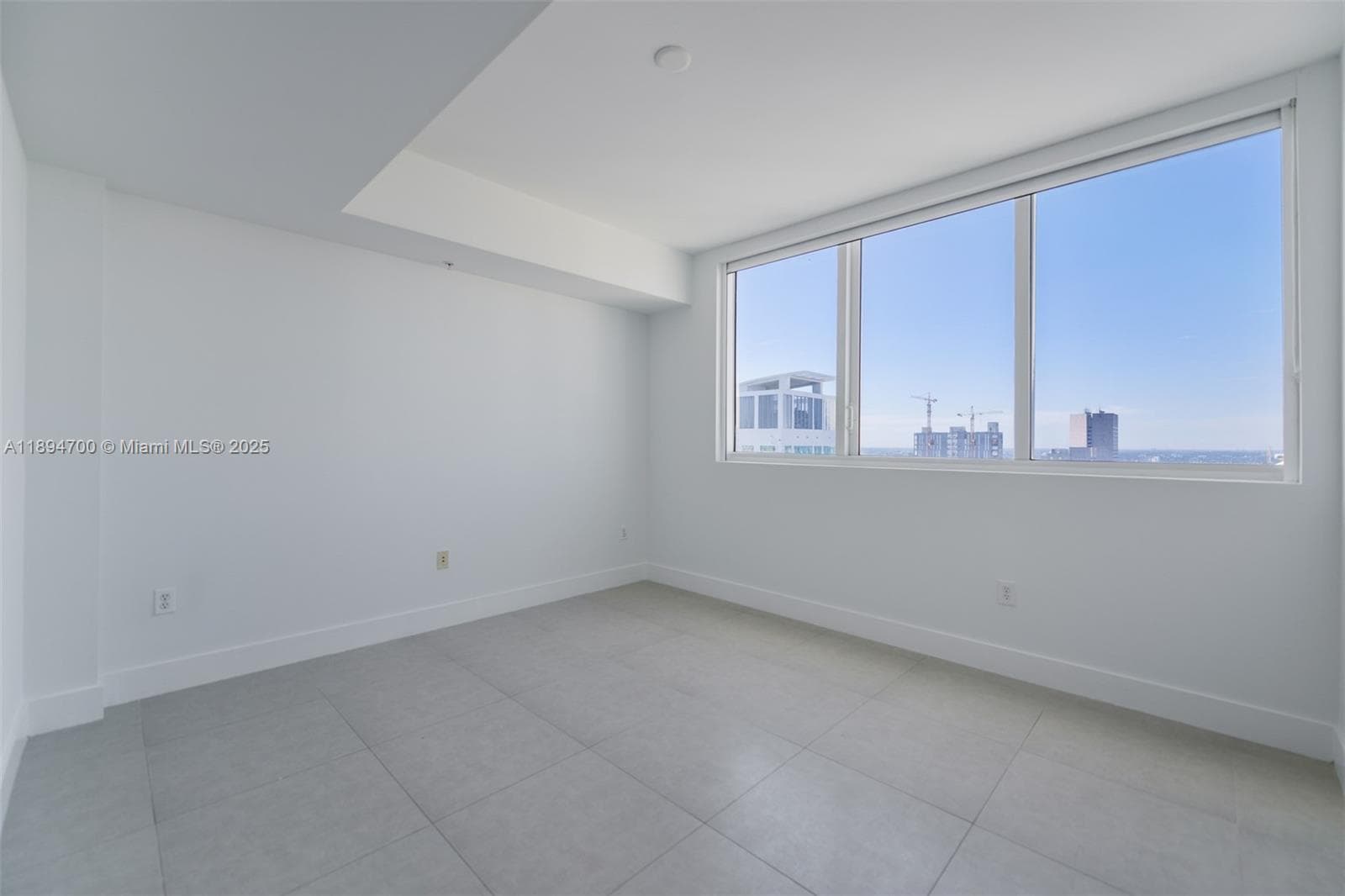 253 NE 2nd St # 3902, Miami FL 33132 — 14