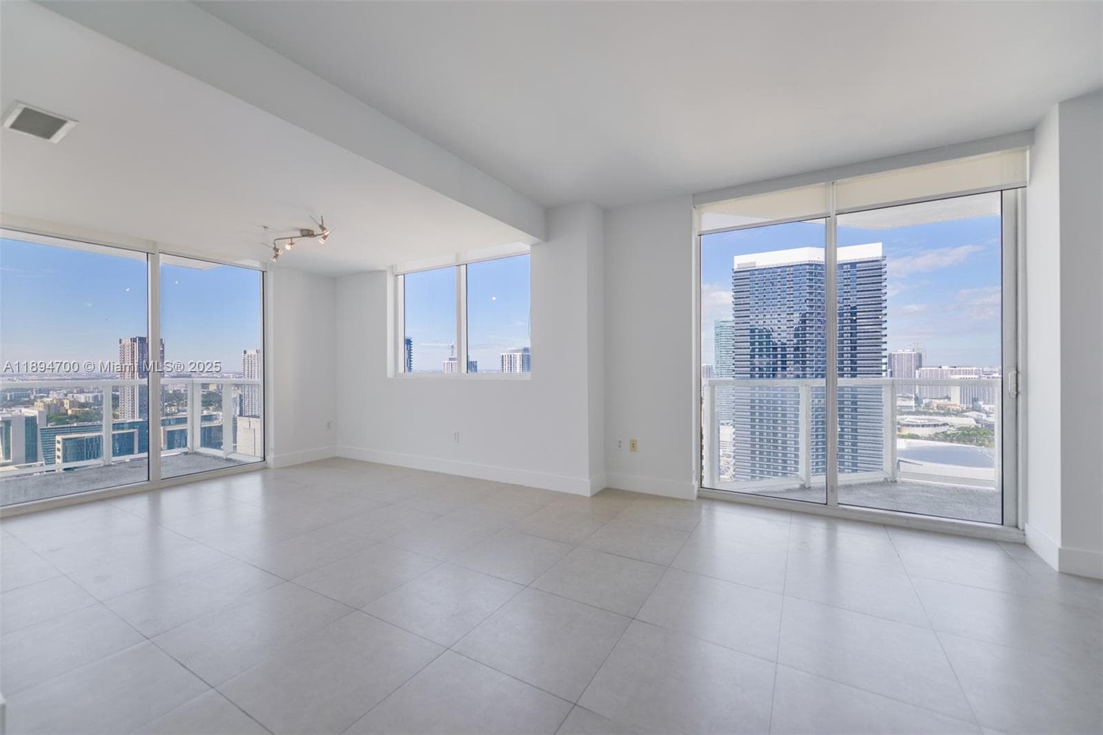 253 NE 2nd St # 3902, Miami FL 33132 — 8