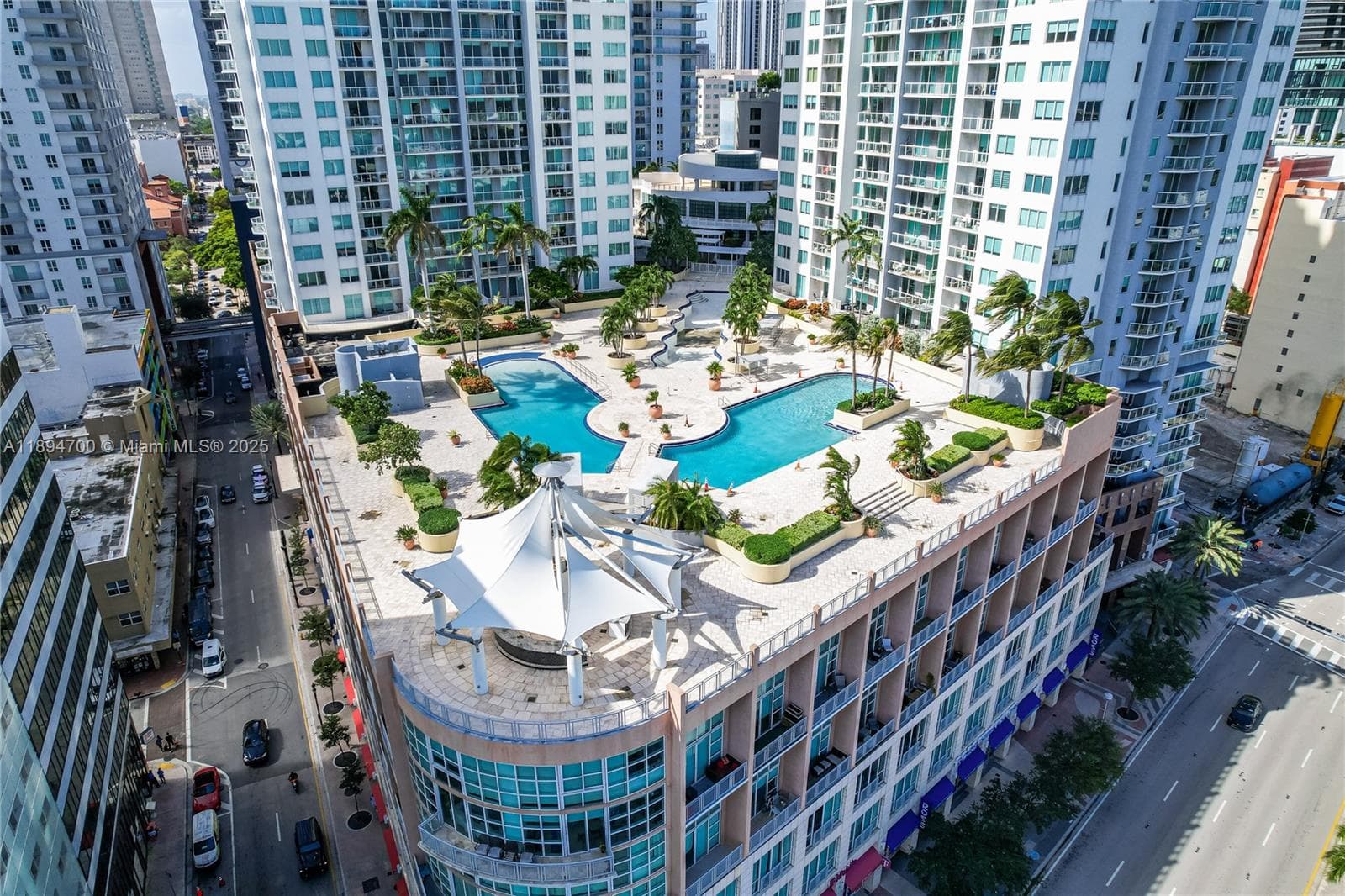 253 NE 2nd St # 3902, Miami FL 33132 — 25