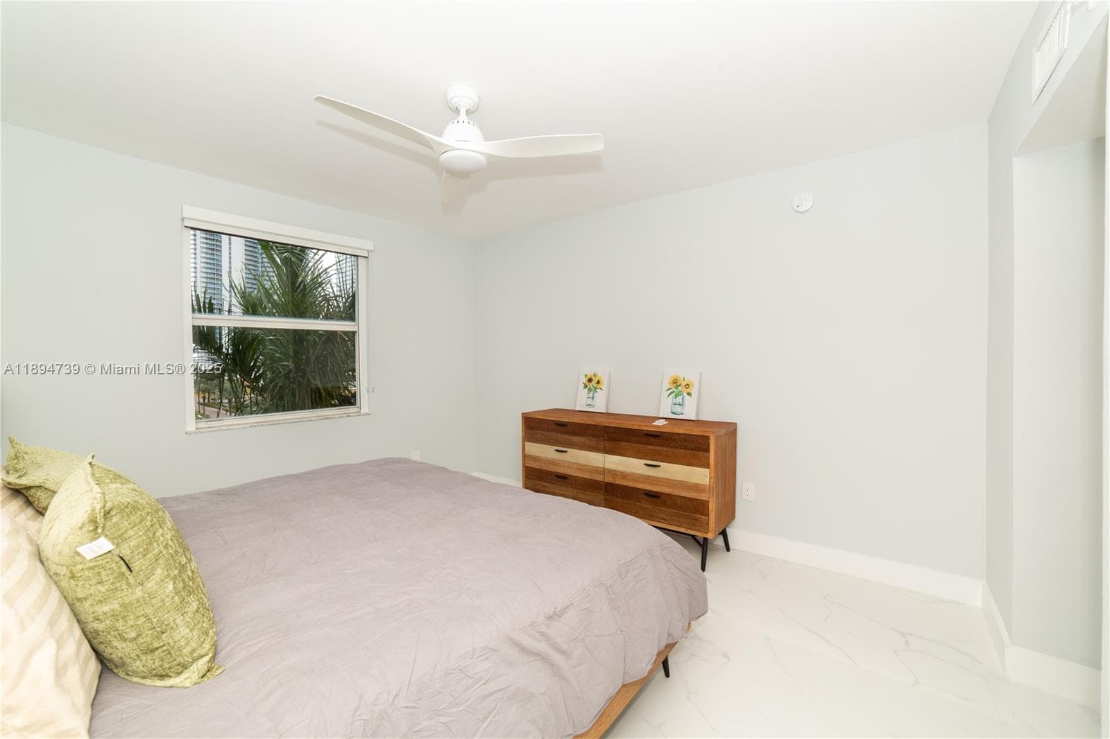 17145 N Bay Rd # 4607, Sunny Isles Beach FL 33160 — 27