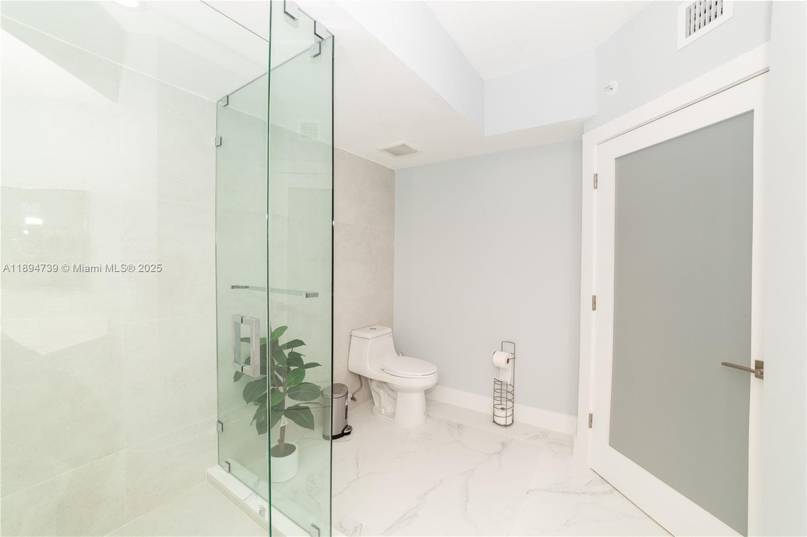 17145 N Bay Rd # 4607, Sunny Isles Beach FL 33160 — 32