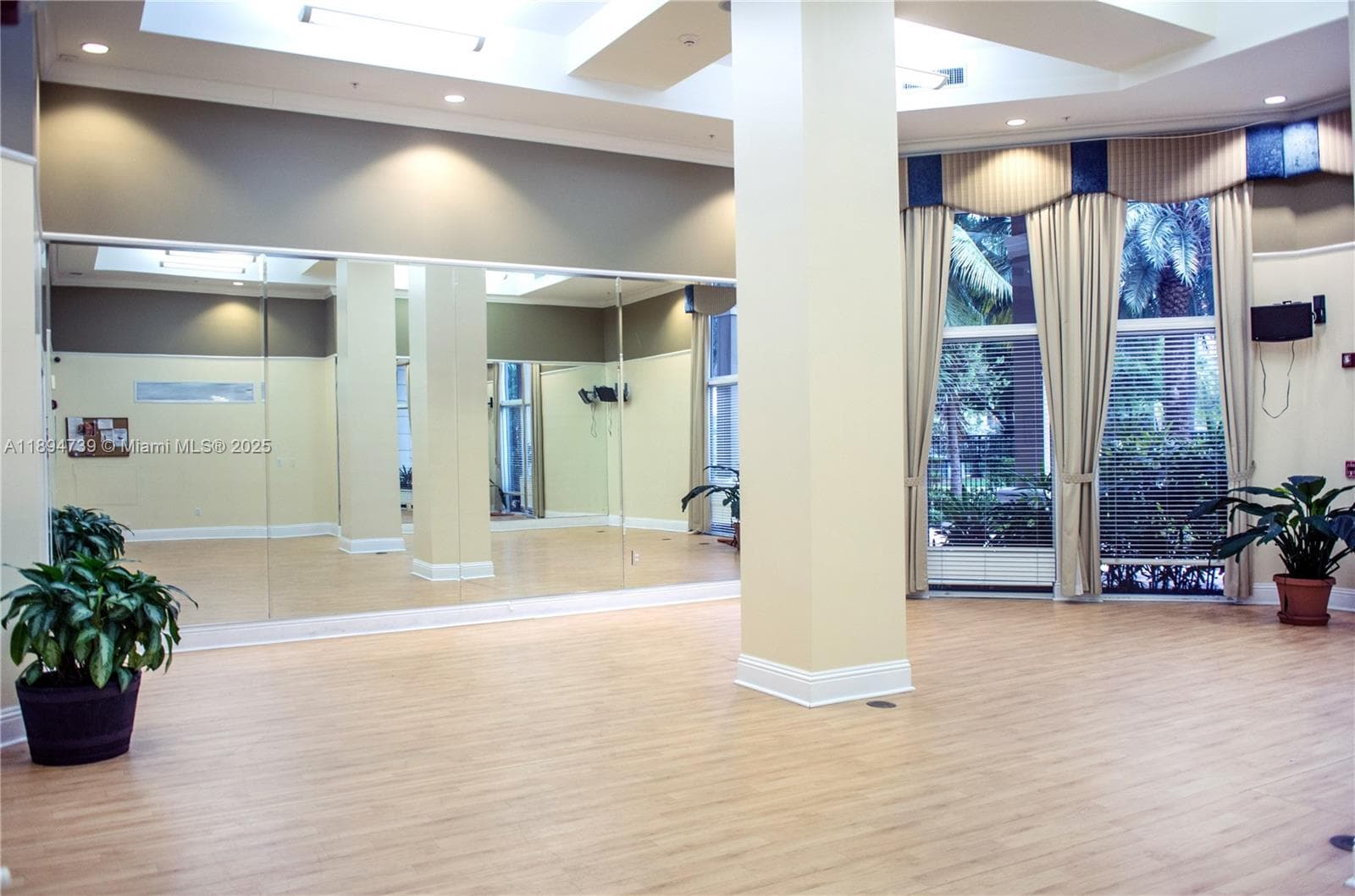 17145 N Bay Rd # 4607, Sunny Isles Beach FL 33160 — 75