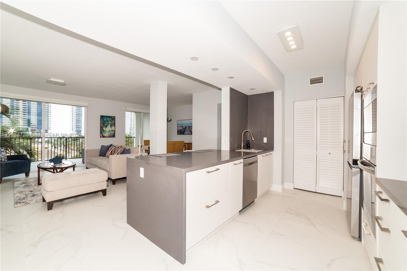 17145 N Bay Rd # 4607, Sunny Isles Beach FL 33160 — 18