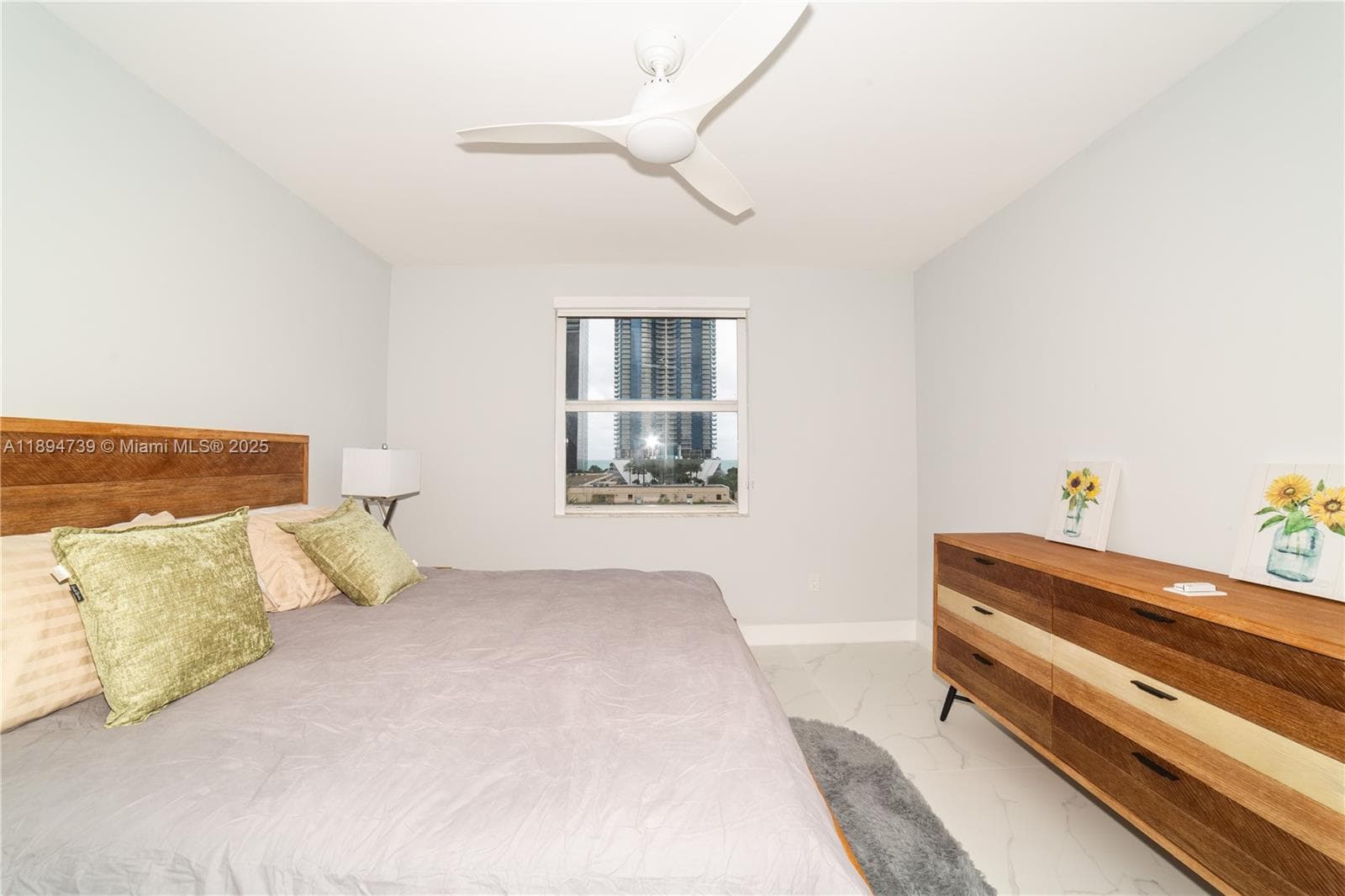 17145 N Bay Rd # 4607, Sunny Isles Beach FL 33160 — 25