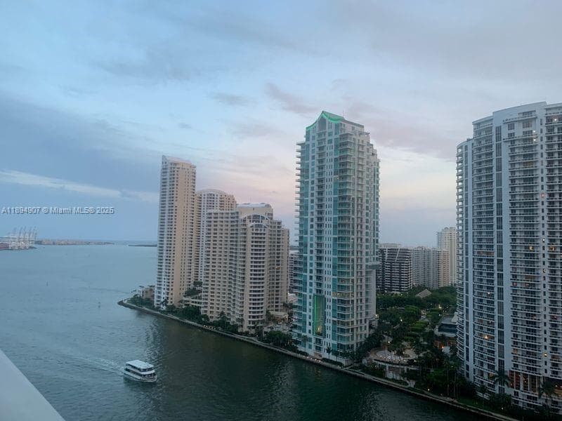 300 S Biscayne Blvd # 1908, Miami FL 33131 — 2