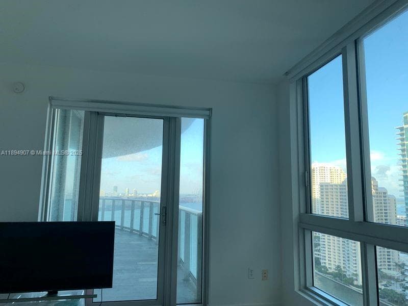 300 S Biscayne Blvd # 1908, Miami FL 33131 — 7