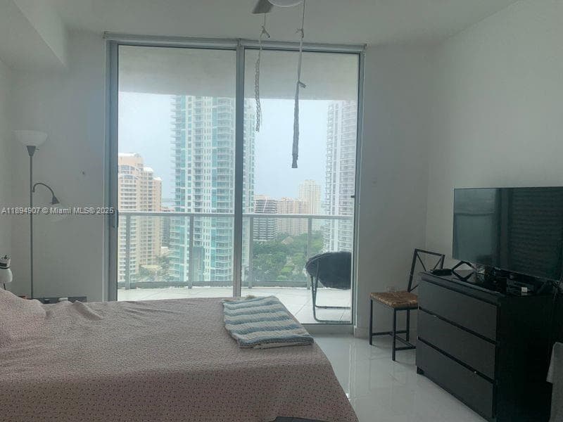 300 S Biscayne Blvd # 1908, Miami FL 33131 — 11