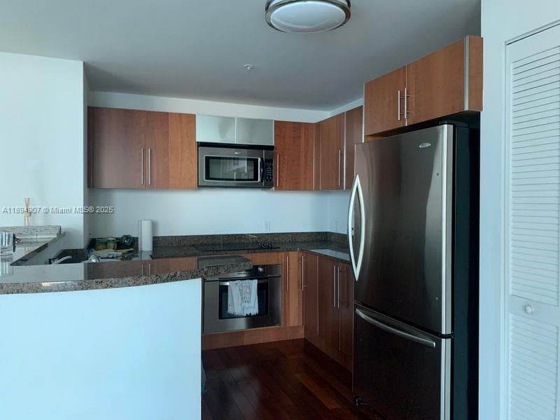 300 S Biscayne Blvd # 1908, Miami FL 33131 — 8