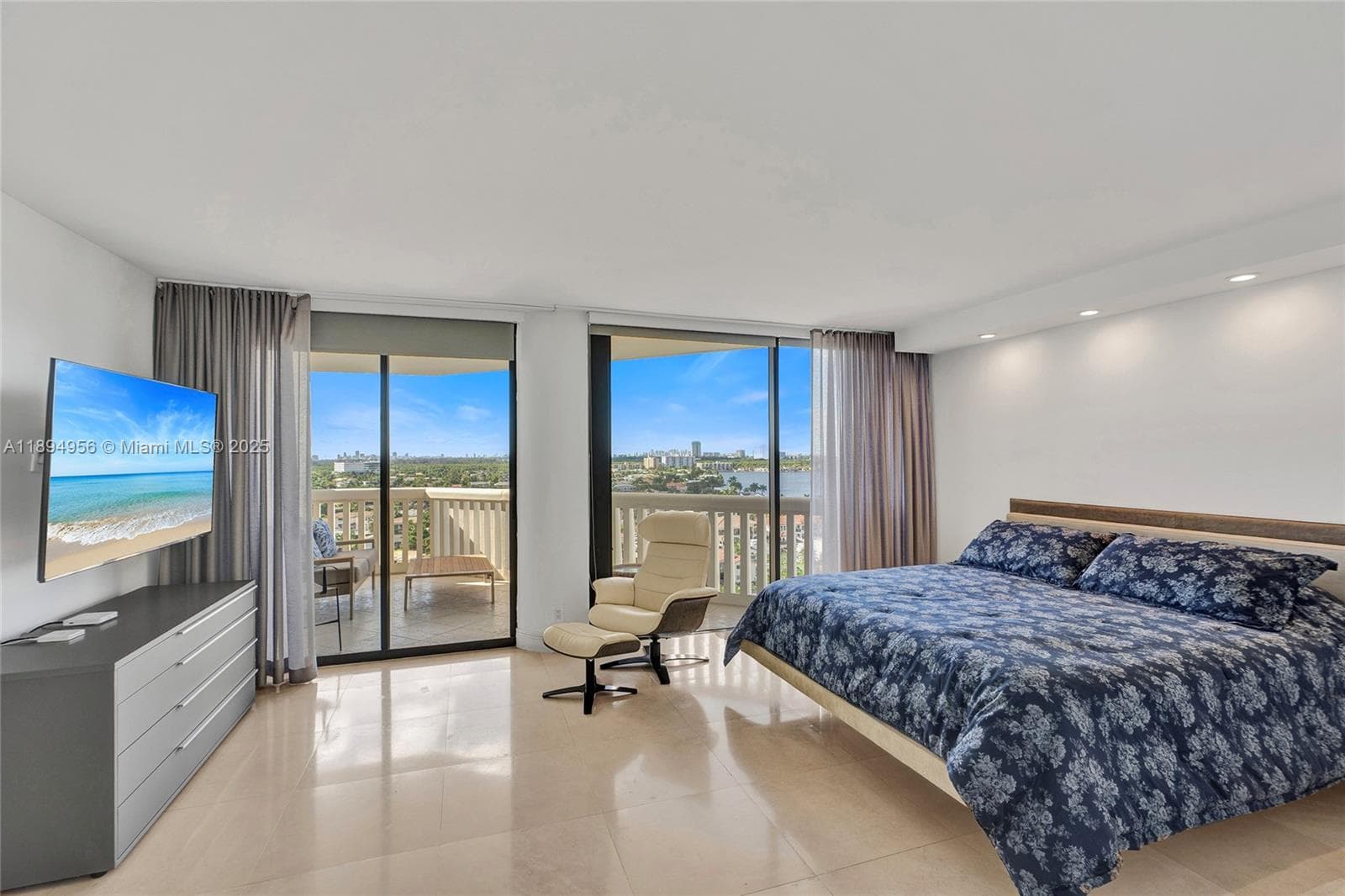 1000 E Island Blvd # 1403, Aventura FL 33160 — 42