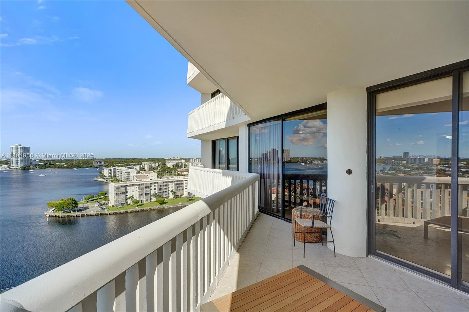 1000 E Island Blvd # 1403, Aventura FL 33160 — 57