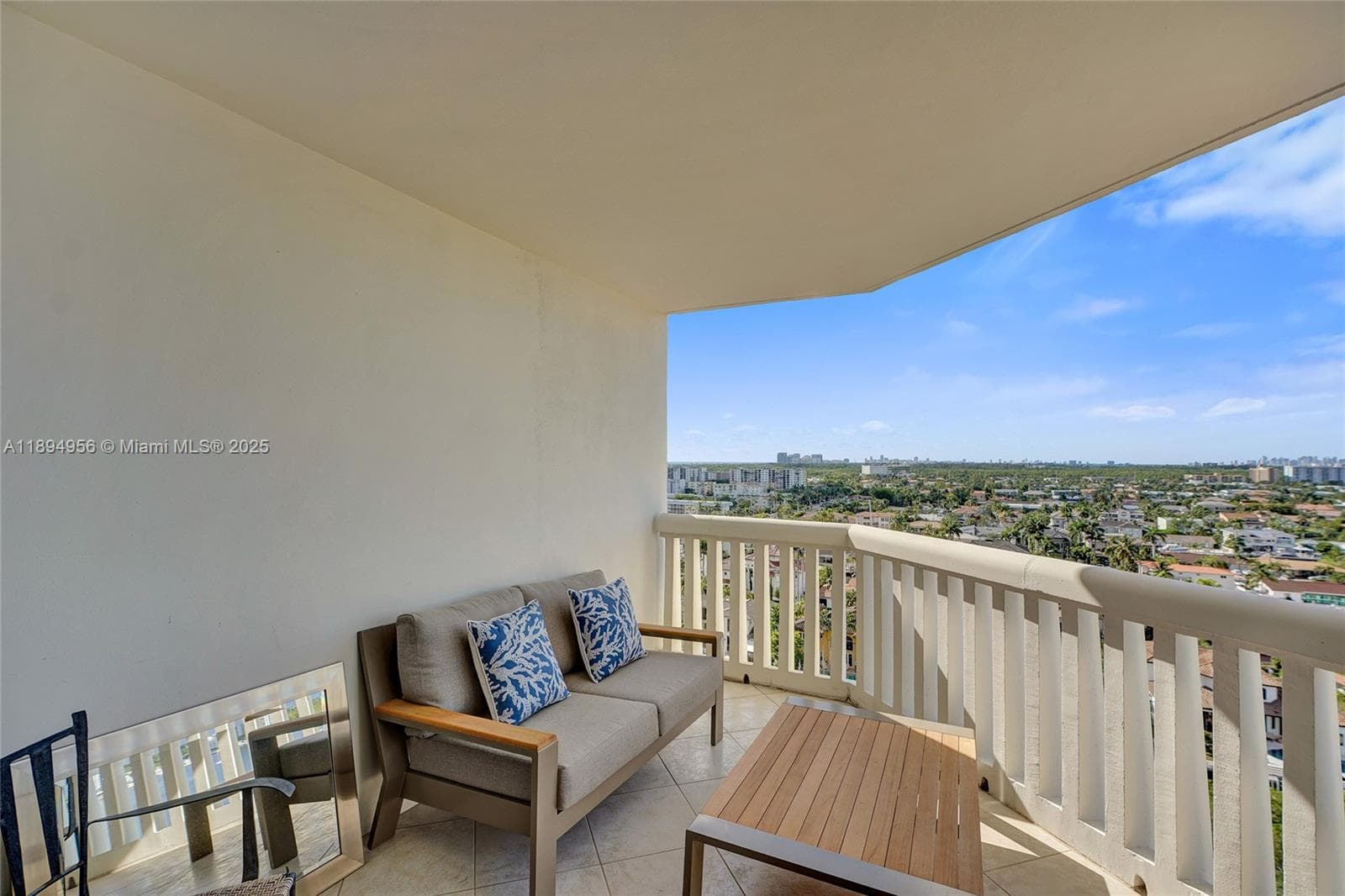 1000 E Island Blvd # 1403, Aventura FL 33160 — 53