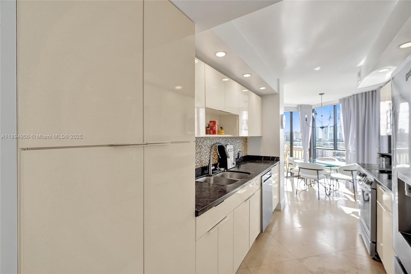 1000 E Island Blvd # 1403, Aventura FL 33160 — 26