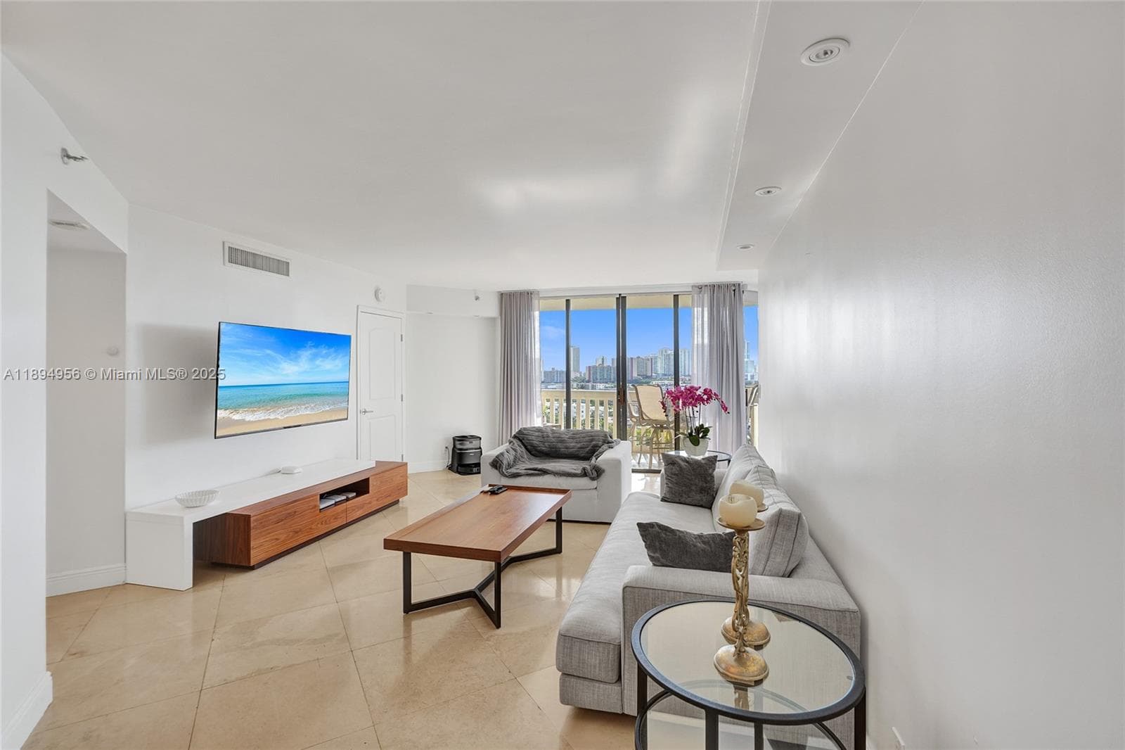 1000 E Island Blvd # 1403, Aventura FL 33160 — 3