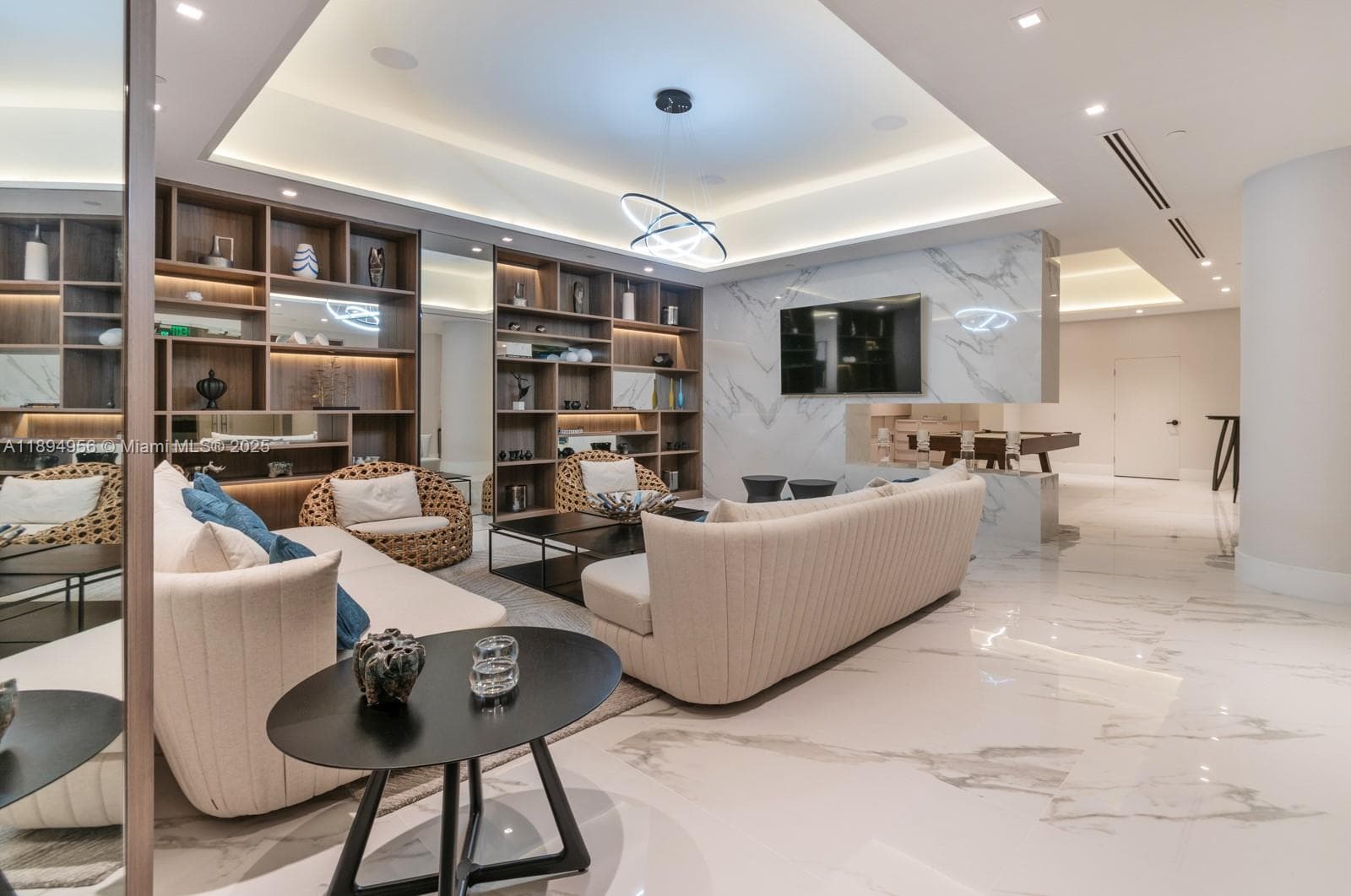 1000 E Island Blvd # 1403, Aventura FL 33160 — 73