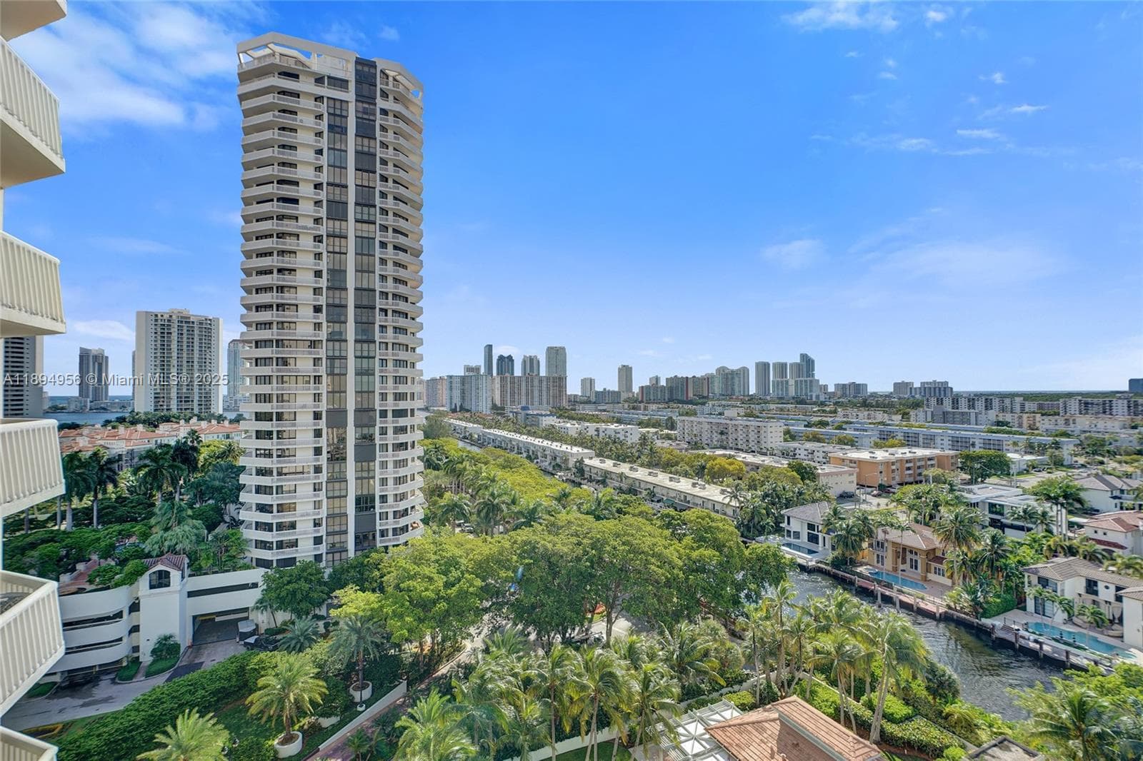 1000 E Island Blvd # 1403, Aventura FL 33160 — 66