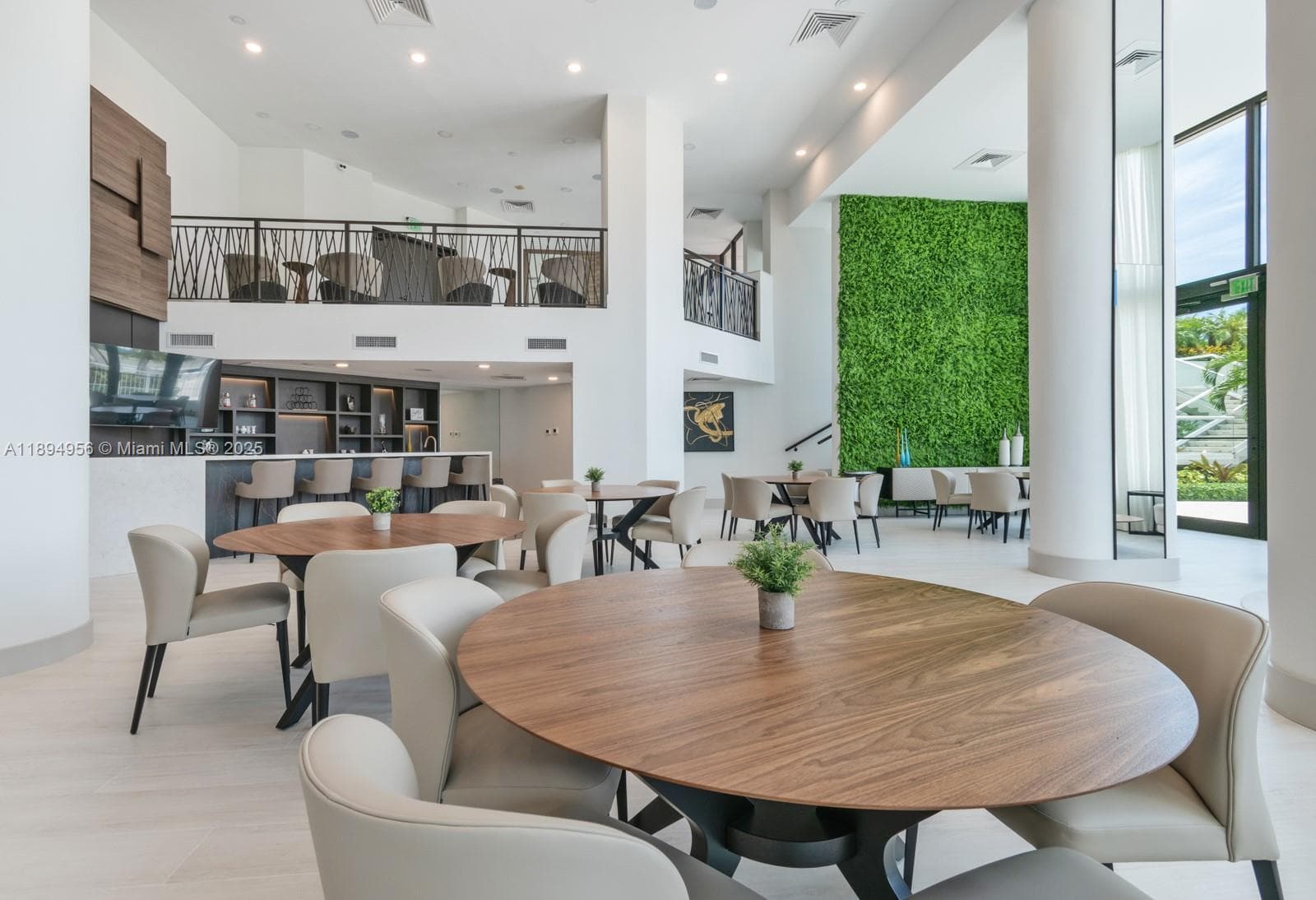 1000 E Island Blvd # 1403, Aventura FL 33160 — 84