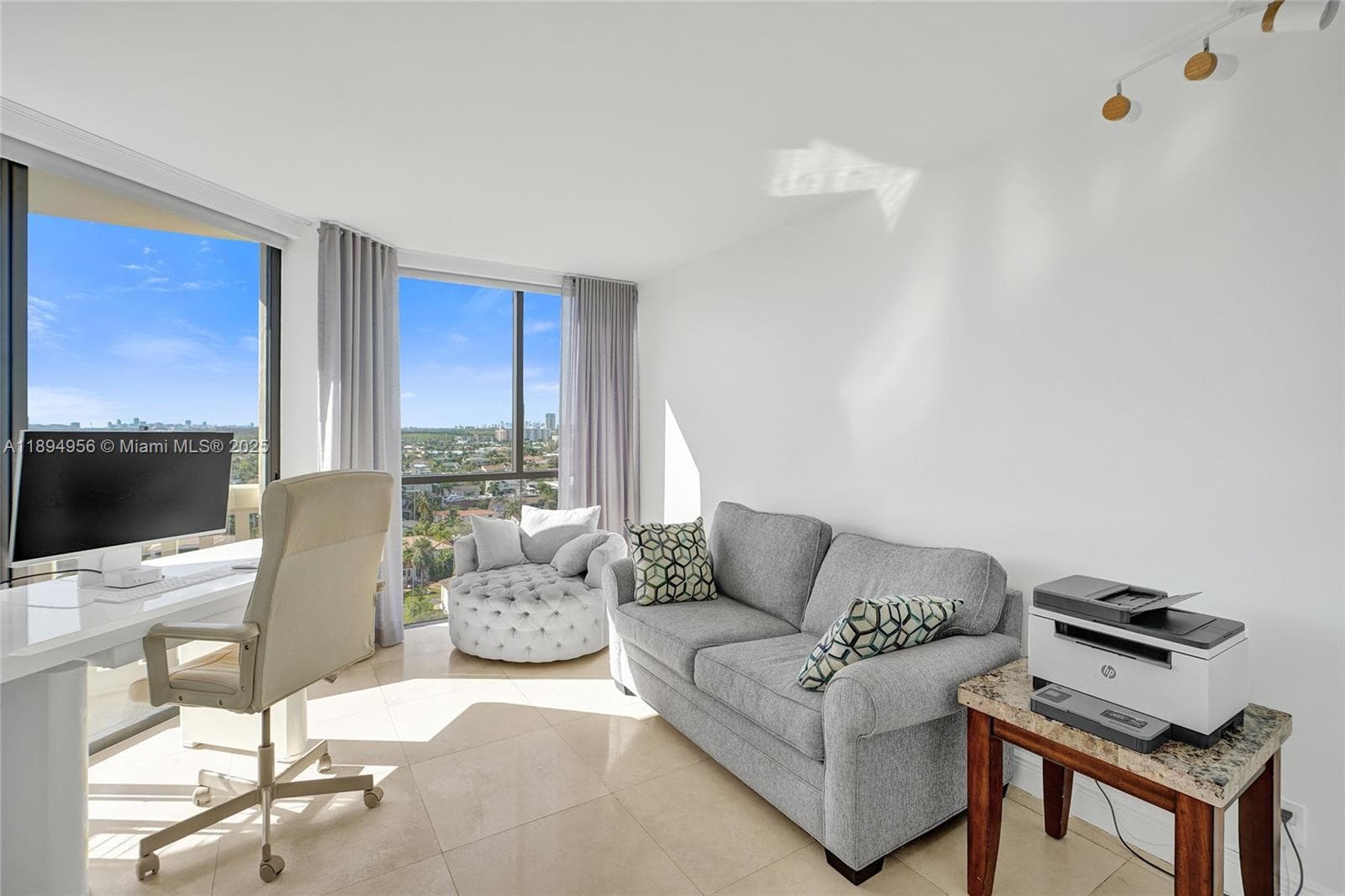 1000 E Island Blvd # 1403, Aventura FL 33160 — 32