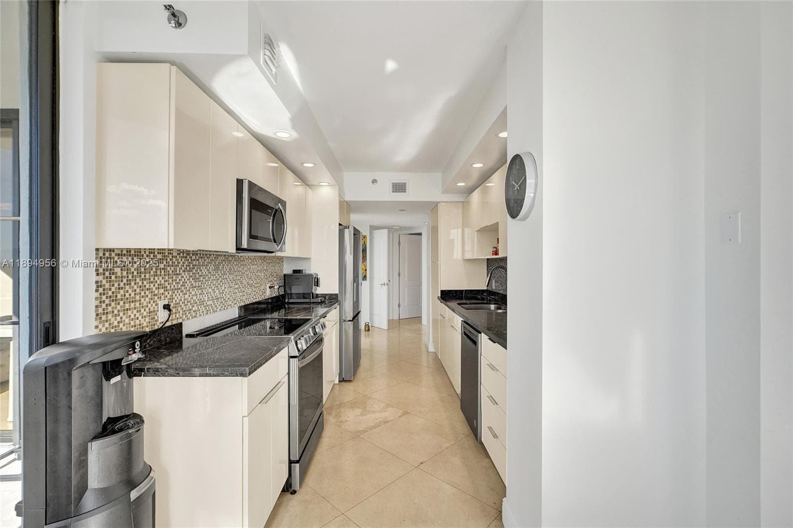1000 E Island Blvd # 1403, Aventura FL 33160 — 24