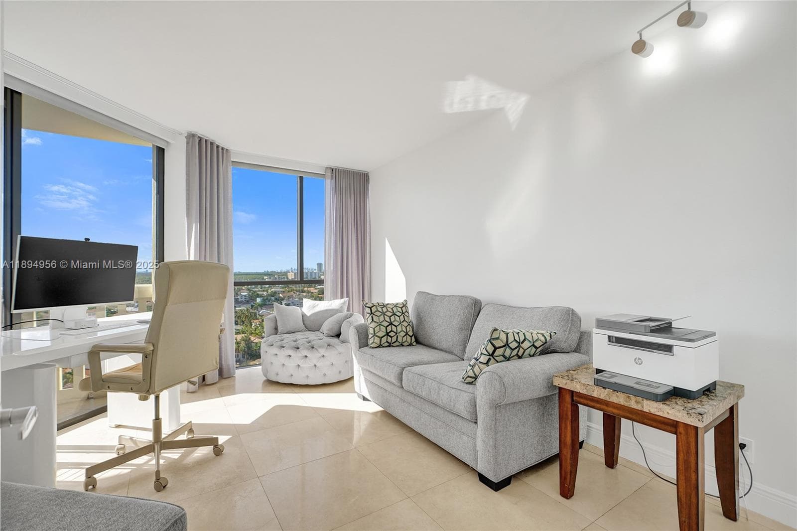 1000 E Island Blvd # 1403, Aventura FL 33160 — 33