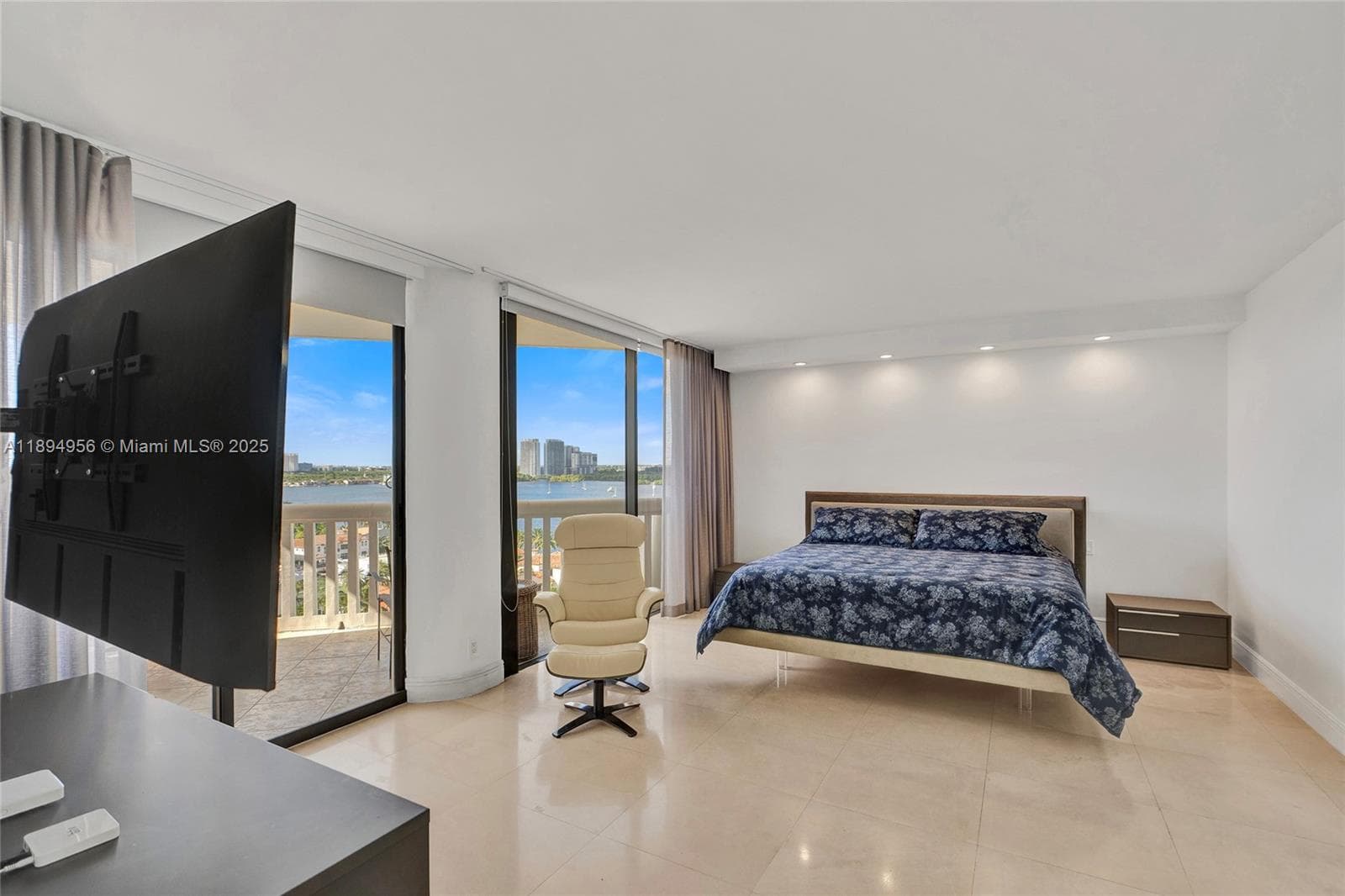 1000 E Island Blvd # 1403, Aventura FL 33160 — 41