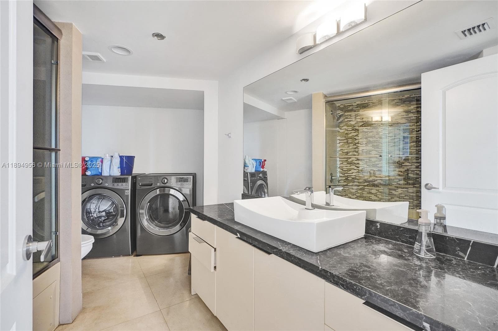 1000 E Island Blvd # 1403, Aventura FL 33160 — 37
