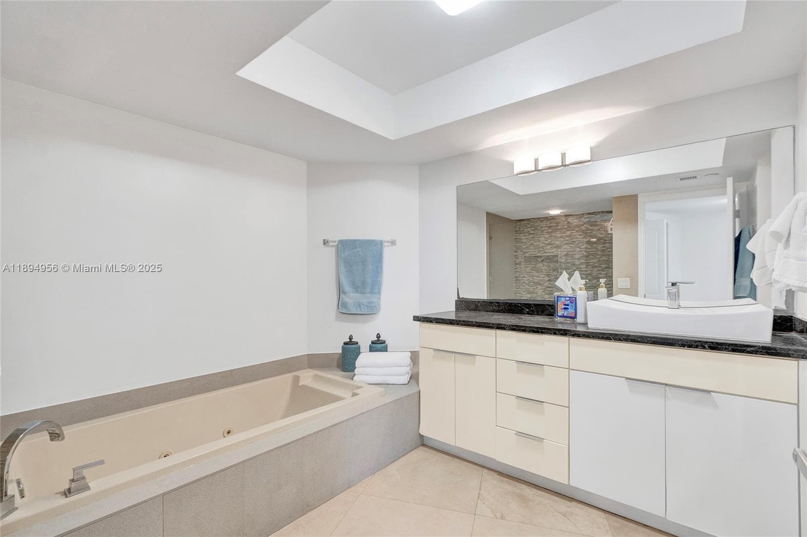 1000 E Island Blvd # 1403, Aventura FL 33160 — 48