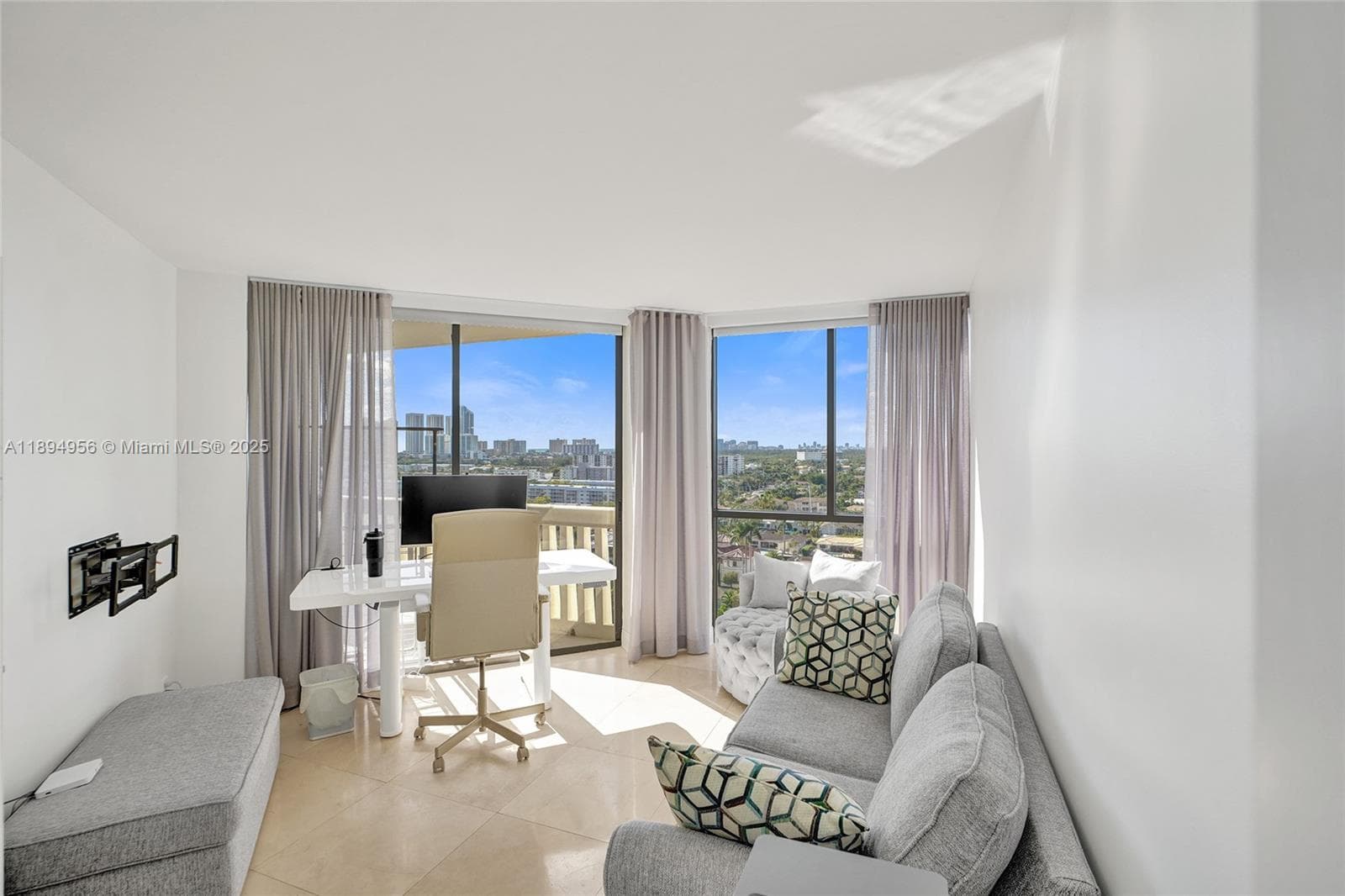 1000 E Island Blvd # 1403, Aventura FL 33160 — 35