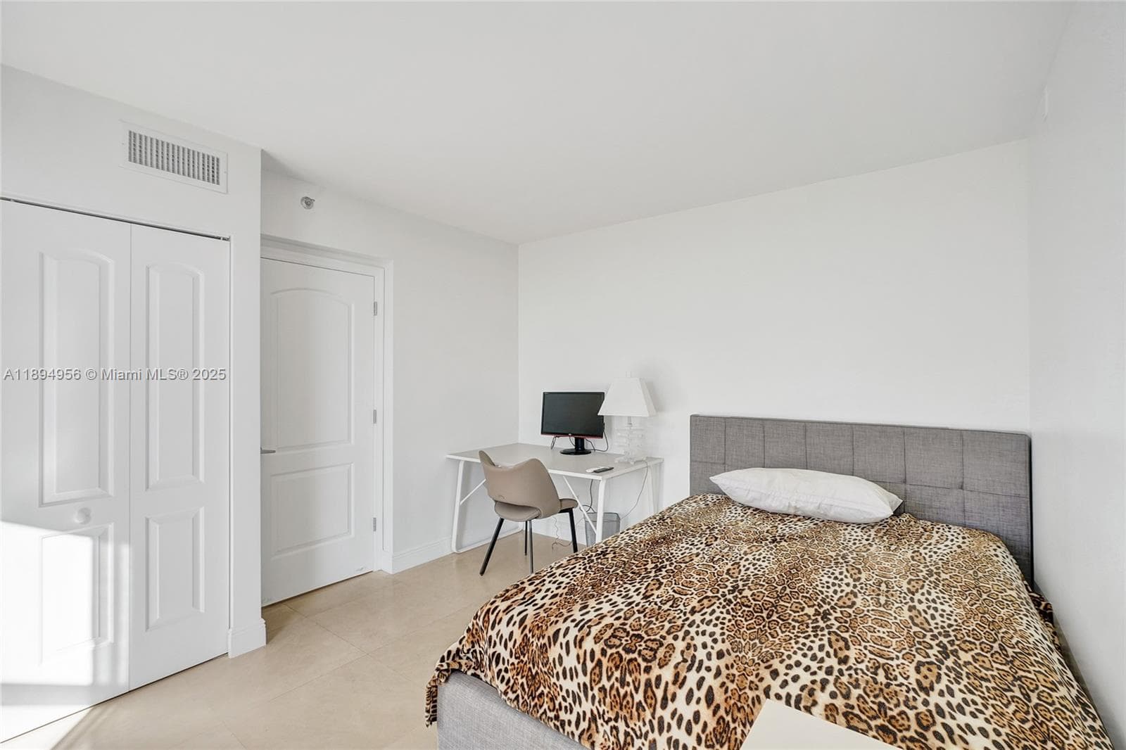 1000 E Island Blvd # 1403, Aventura FL 33160 — 29